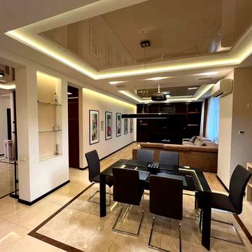 Лесі Українки бульв., 7-А