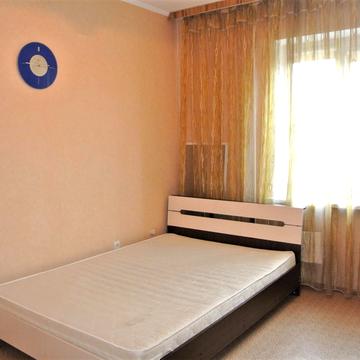 Червоної Калини просп. (Володимира Маяковського), 40