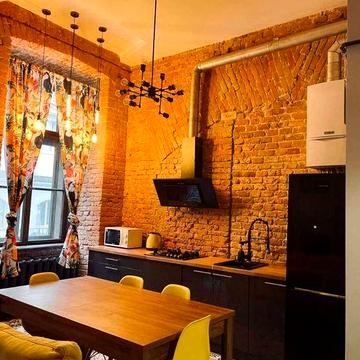 Оренда 1-кімнатної квартири+ простора кухня-студіо по вул. Валова.