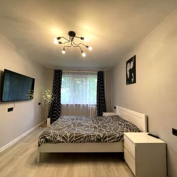 Бориса Грінченка вул., 13