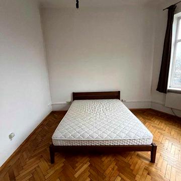 Оренда 2 кім квартири, пл. Різні, центр