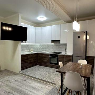 Здається велика сучасна квартира по Незалежності автономка новобудова