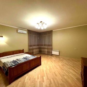 Ушинського вул., 14-Б