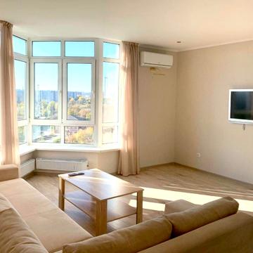 Миколи Бажана просп., 8-Б