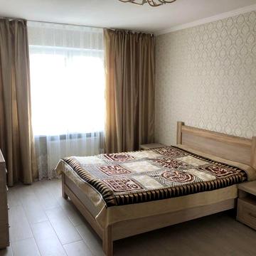 Академіка Глушкова просп., 9-Є