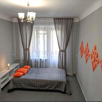 Авіаконструктора Антонова вул., 15