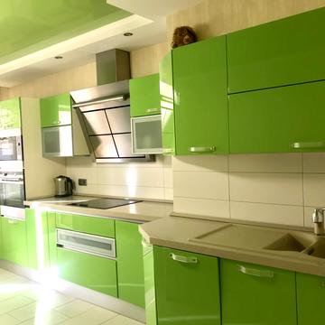 Анни Ахматової вул., 35-А