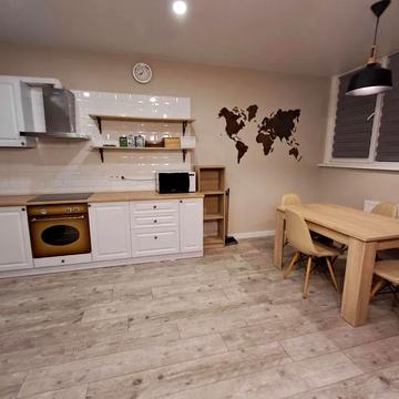 Воскресенська вул., 16-А