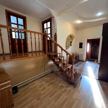 Оренда частини будинку в Яківцях!