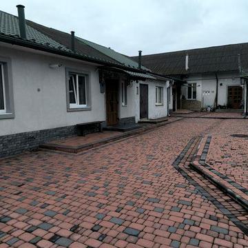 2 кімнатна квартира по вул Хотинській