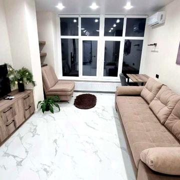 Пропонуємо до оренди 2 кім. квартиру в тихому центрі.