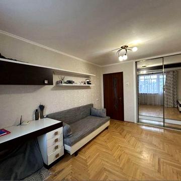 Продається 1к квартира з ремонтом біля Велесу