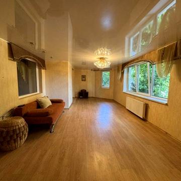 4 кімнатна квартира з власною прибудинковою територією