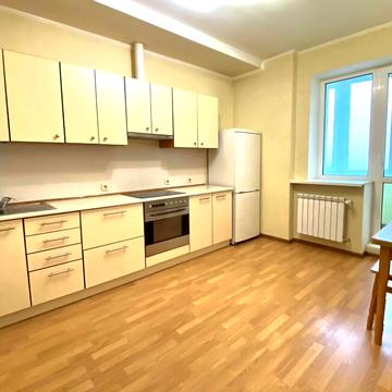 Срібнокільська вул., 12