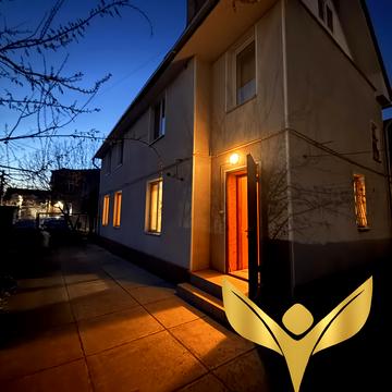 Арсенія Тарковського вул. (Володарського), 33