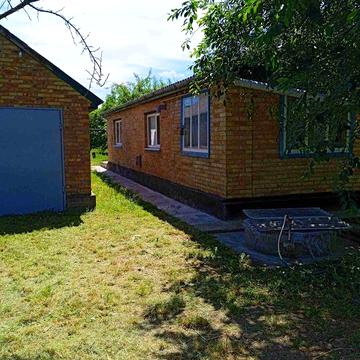 Будинок біля річки Рось с. Стеблів Черкаська обл.