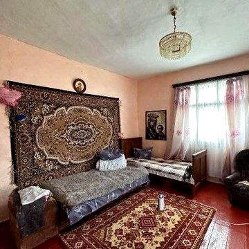 Центр Надвірної ,продаєтсья будинок з 34 сотих