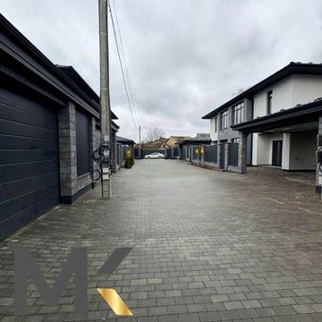 Дуплекс у Білогородці з терасою та автонавісом на 2 авто