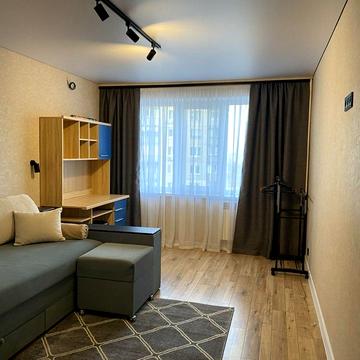 Георгія Гонгадзе просп. (Радянської України), 1/102