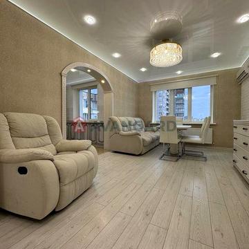 Чотирьохкімнатна. Автоном Газ. Лівий Берег.