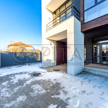 Шкільна вул.