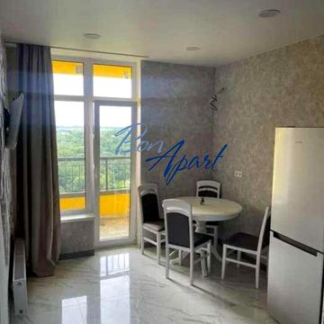 Кадетський Гай вул., 12