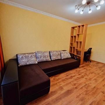 Продам 2 кімнатну квартиру на 95 кварталі!