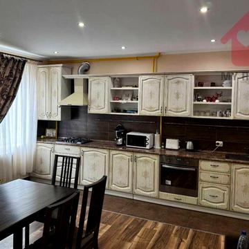 Продаж великої квартири по вул.Лінтура