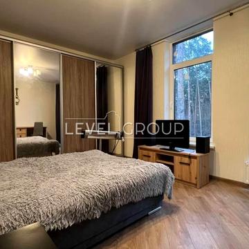 Дніпроводська вул., 1-А