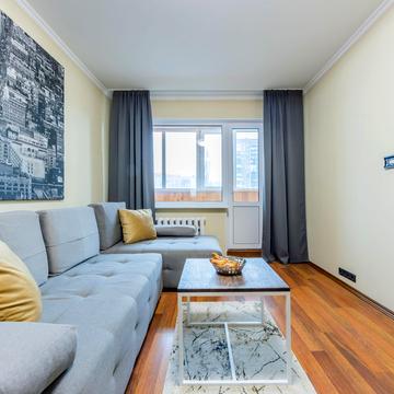 Рональда Рейгана вул., 16