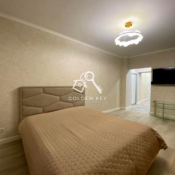 Степана Тільги вул. (Революційна), 9