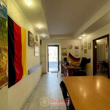 Капітана Кузнєцова вулиця, 95, Пересипський район, Одеса, Одеська область 30000.0 USD