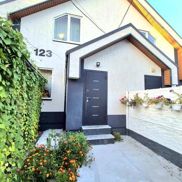 Івана Франка вул., 123