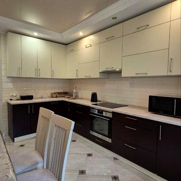 Бориса Гмирі вул., 12-Б