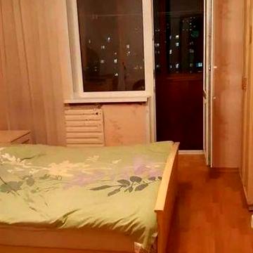 Продається 3к квартира по вул. Героїв Дніпра, 20-А метро Героїв Дніпра