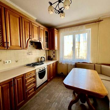 Здається в оренду двокімнатна квартира по вул. Івана Павла ІІ, 18.