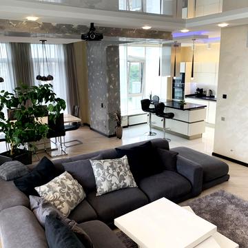 Андрія Верхогляда вул. (Михайла Драгомирова), 3