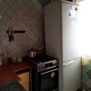 Продається 2-х кімнатна пр.Тракторобудівників