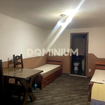 Продається будинок з гаражем в центрі міста Хуст