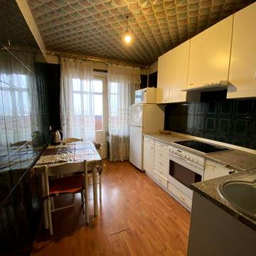 Сдам  4 ком.кв. Ул.Новокрымская 5.  Р-н Кирова-Титова.