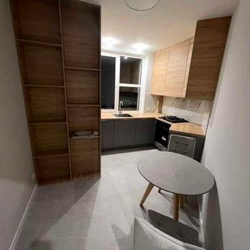 Оренда 2 кім квартири по вул.Зелена (входить паркінг).