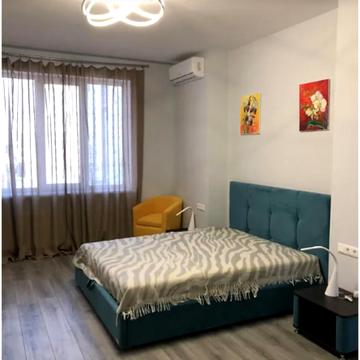 Кирило-Мефодіївська вул., 2