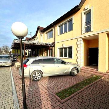 Продам  2-х пов. котедж в жилому містечку м. Камінець- Подільський