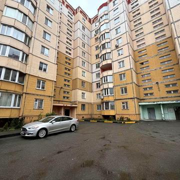 Трикімнатна квартира 79м2 Бориспіль вул. Момота з трьома лоджіями