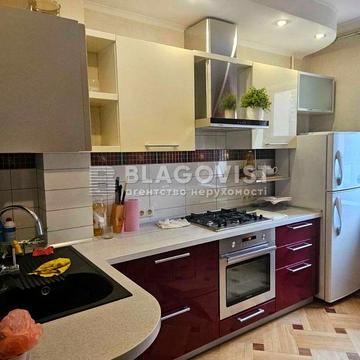 Деміївська вул., 35