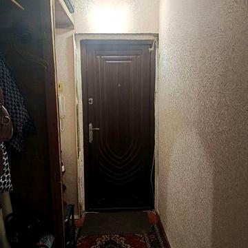 Приватизована, двокімнатна квартира в центрі Десни