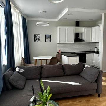 Леонтовича вул. (Бєлінського), 16