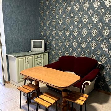 Вишняківська вул., 9