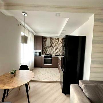 Здам трикімнатну квартиру по Стуса