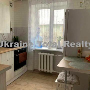 Сергія Берегового вул. (Мартиросяна), 19